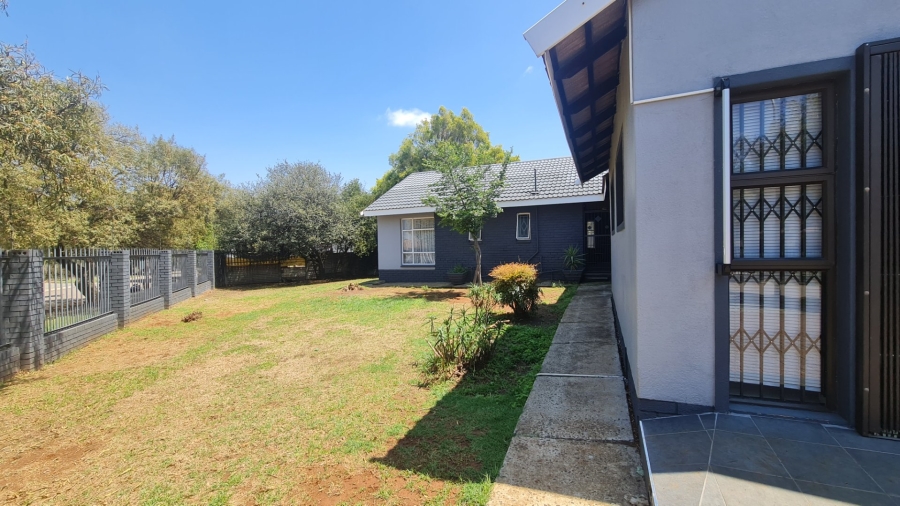 3 Bedroom Property for Sale in Cosmosrand Mpumalanga