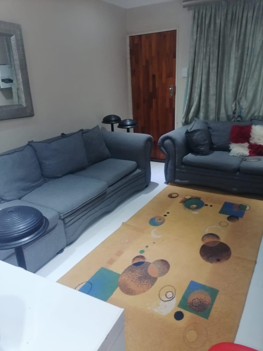 2 Bedroom Property for Sale in Mountain View Mpumalanga