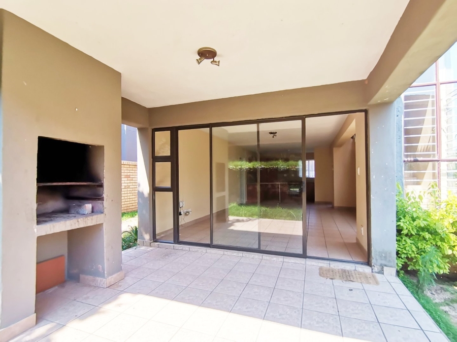 2 Bedroom Property for Sale in Stonehenge Ext 7 Mpumalanga