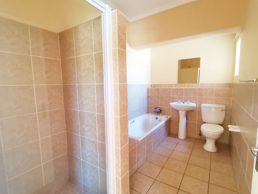 2 Bedroom Property for Sale in Stonehenge Ext 7 Mpumalanga