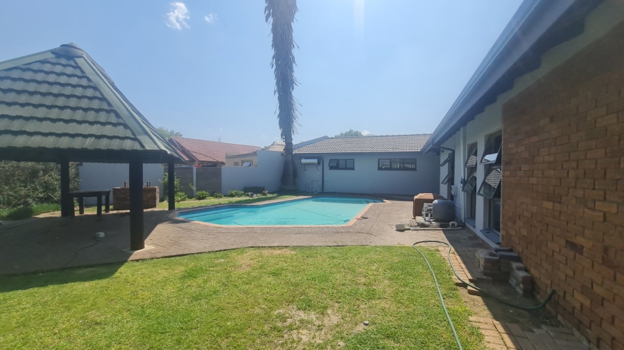 3 Bedroom Property for Sale in Kruinpark Mpumalanga