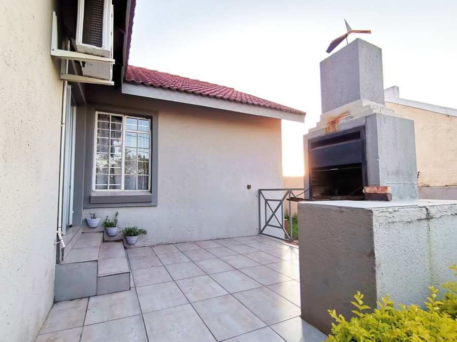 3 Bedroom Property for Sale in Sonheuwel Ext 1 Mpumalanga