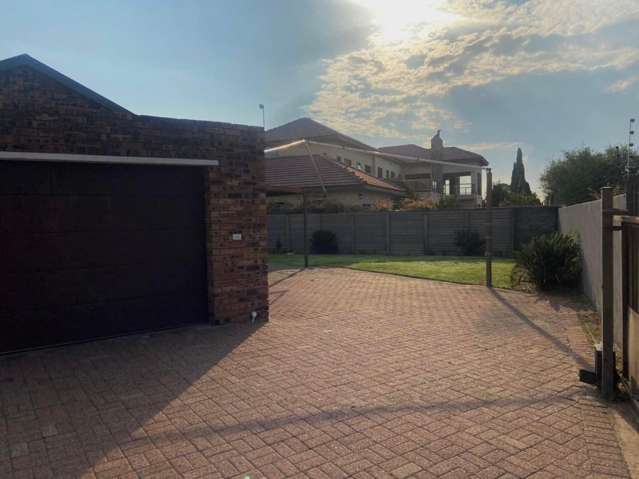 To Let 3 Bedroom Property for Rent in Ben Fleur Mpumalanga