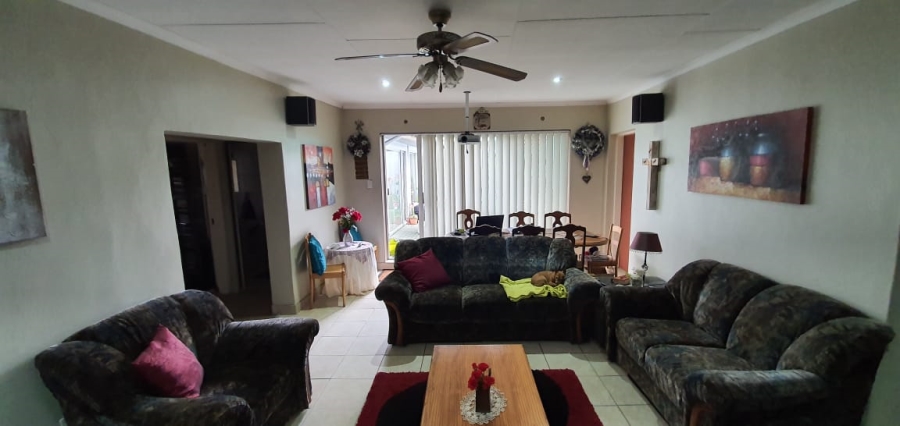 3 Bedroom Property for Sale in Cosmosrand Mpumalanga