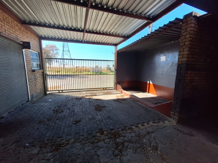  Bedroom Property for Sale in Secunda Commercial Mpumalanga