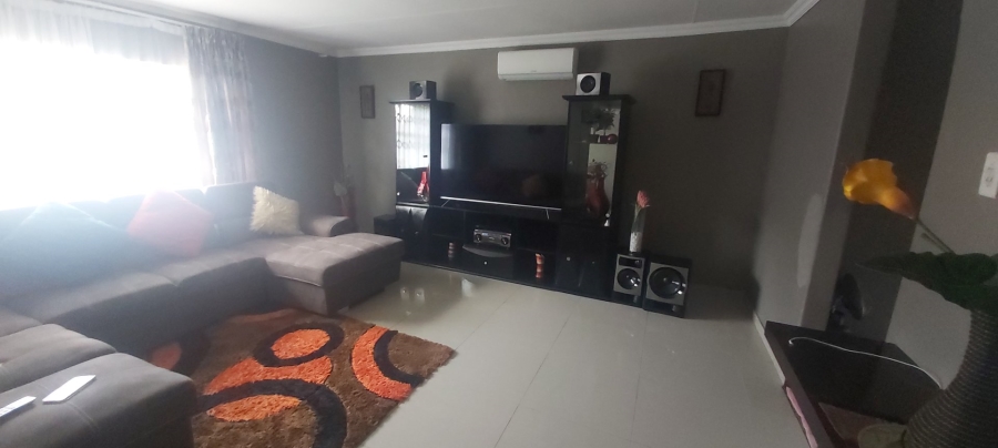 3 Bedroom Property for Sale in Secunda Mpumalanga