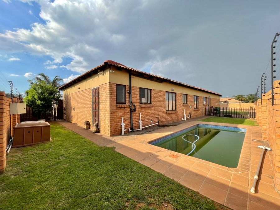 To Let 3 Bedroom Property for Rent in Aerorand Mpumalanga