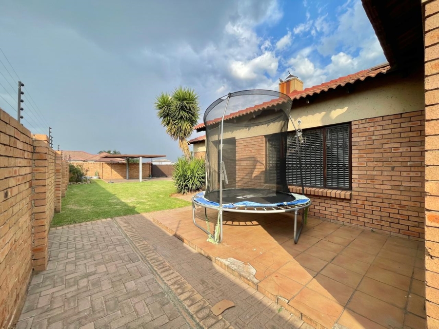 To Let 3 Bedroom Property for Rent in Aerorand Mpumalanga