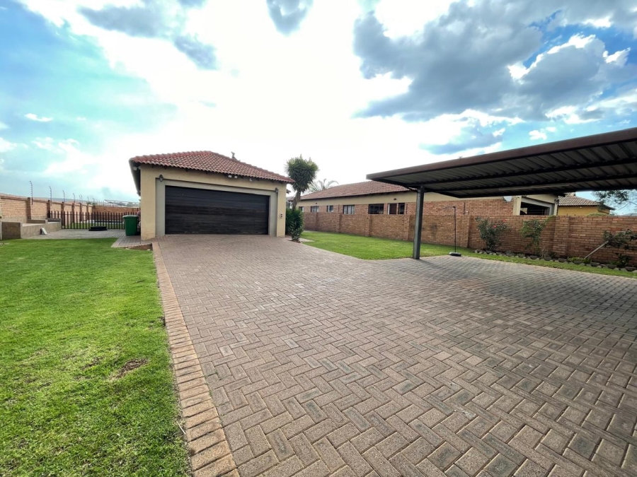 To Let 3 Bedroom Property for Rent in Aerorand Mpumalanga