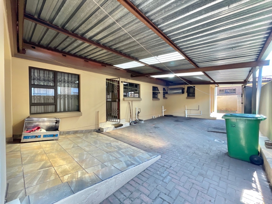 To Let 4 Bedroom Property for Rent in Mineralia Mpumalanga