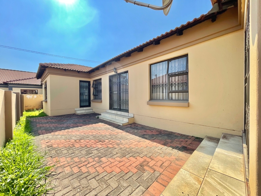 To Let 4 Bedroom Property for Rent in Mineralia Mpumalanga