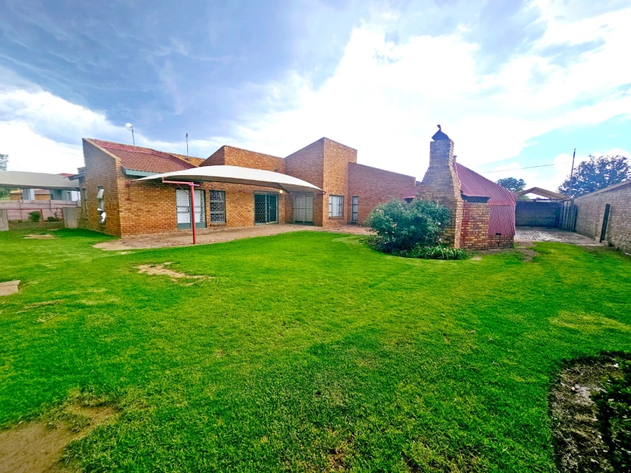 To Let 5 Bedroom Property for Rent in Eloff Mpumalanga