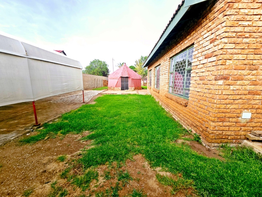 To Let 5 Bedroom Property for Rent in Eloff Mpumalanga