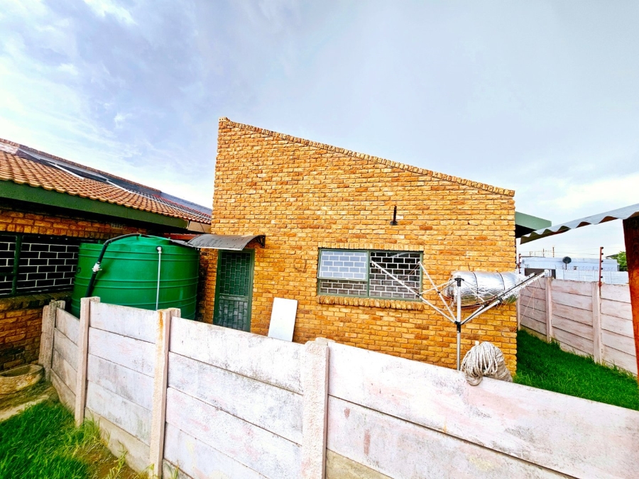 To Let 5 Bedroom Property for Rent in Eloff Mpumalanga