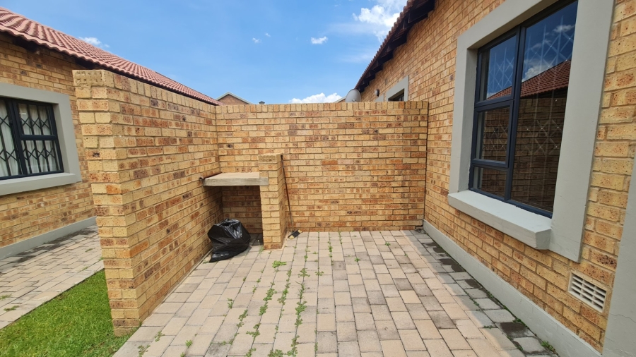 To Let 3 Bedroom Property for Rent in Terra Nova Mpumalanga