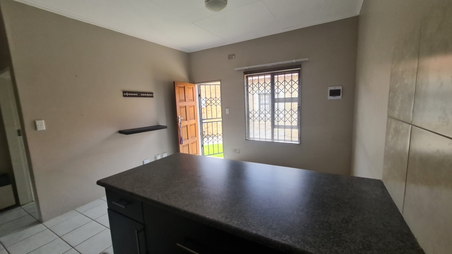 To Let 3 Bedroom Property for Rent in Terra Nova Mpumalanga