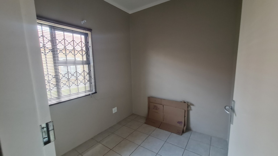 To Let 3 Bedroom Property for Rent in Terra Nova Mpumalanga