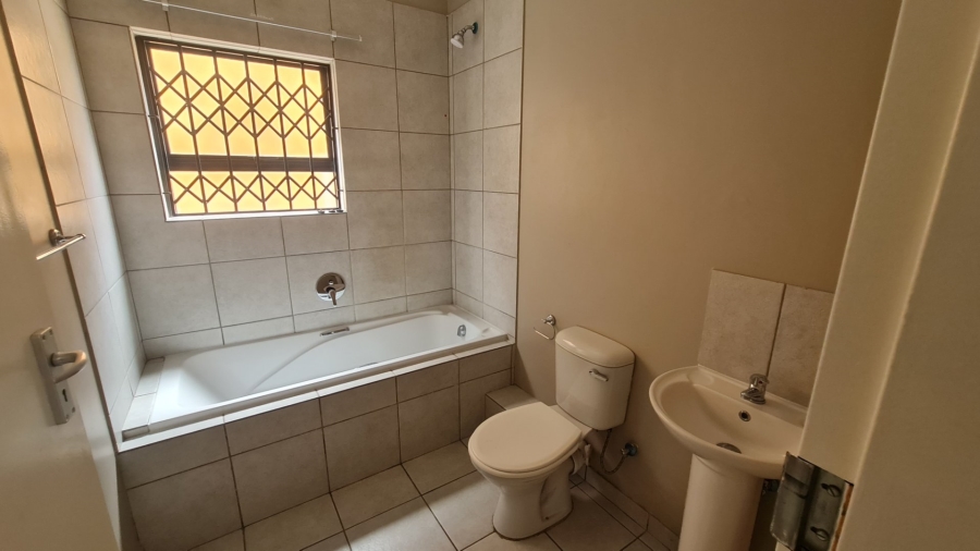 To Let 3 Bedroom Property for Rent in Terra Nova Mpumalanga