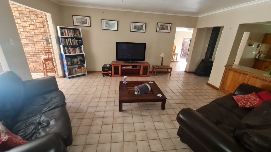 5 Bedroom Property for Sale in Trichardt Mpumalanga