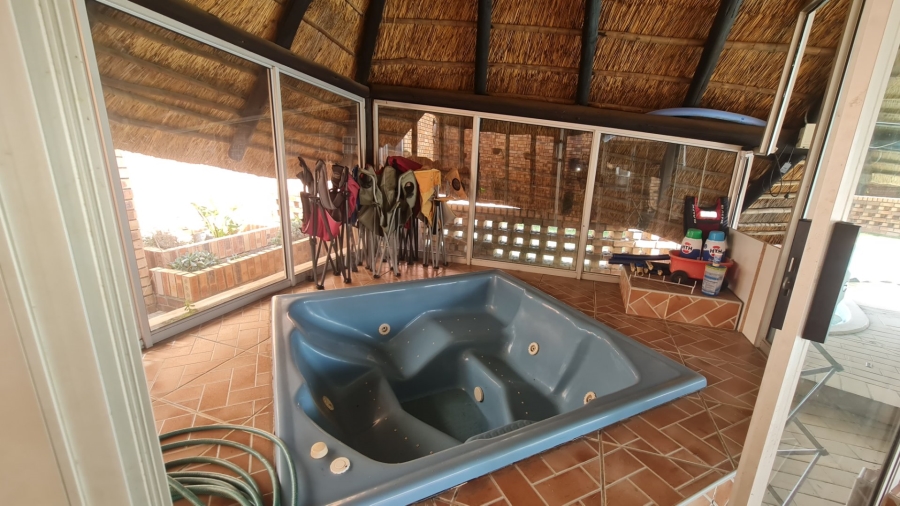 5 Bedroom Property for Sale in Trichardt Mpumalanga