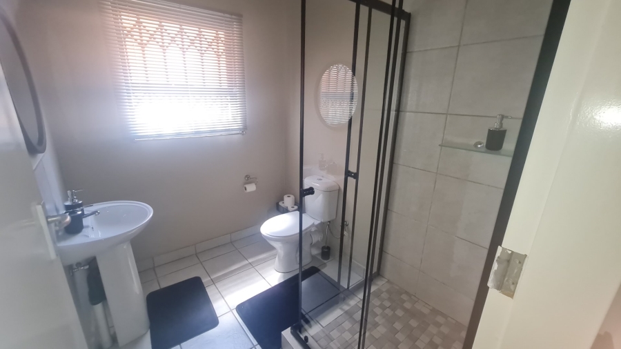 To Let 2 Bedroom Property for Rent in Terra Nova Mpumalanga