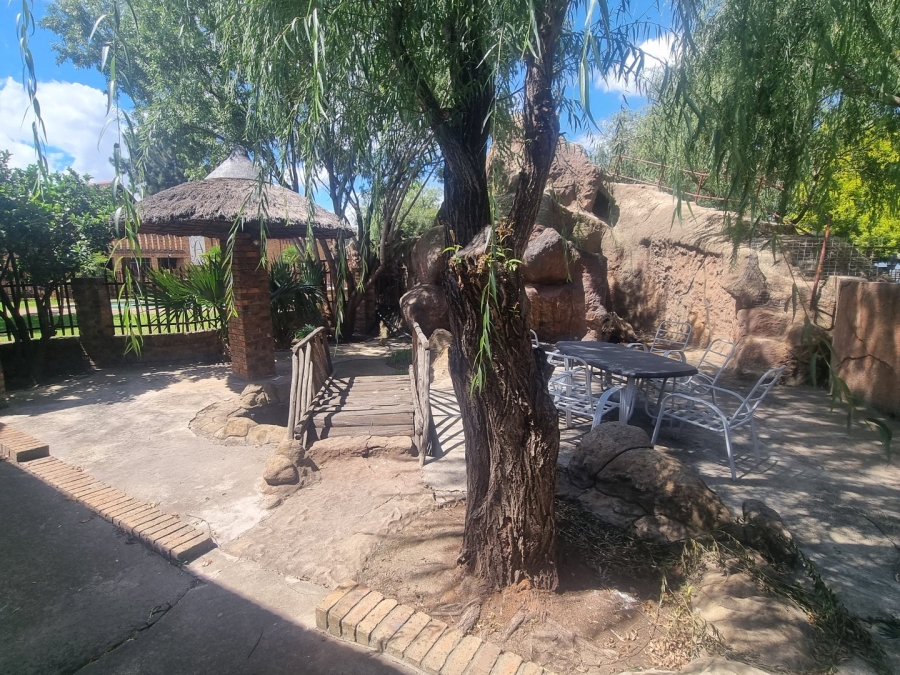  Bedroom Property for Sale in Golden Mile Mpumalanga