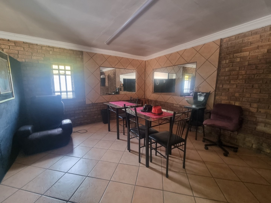  Bedroom Property for Sale in Golden Mile Mpumalanga