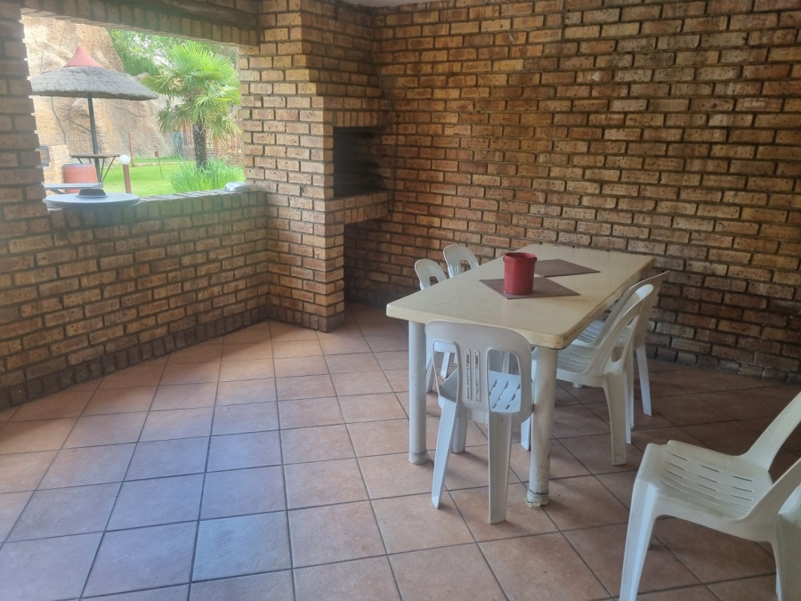  Bedroom Property for Sale in Golden Mile Mpumalanga