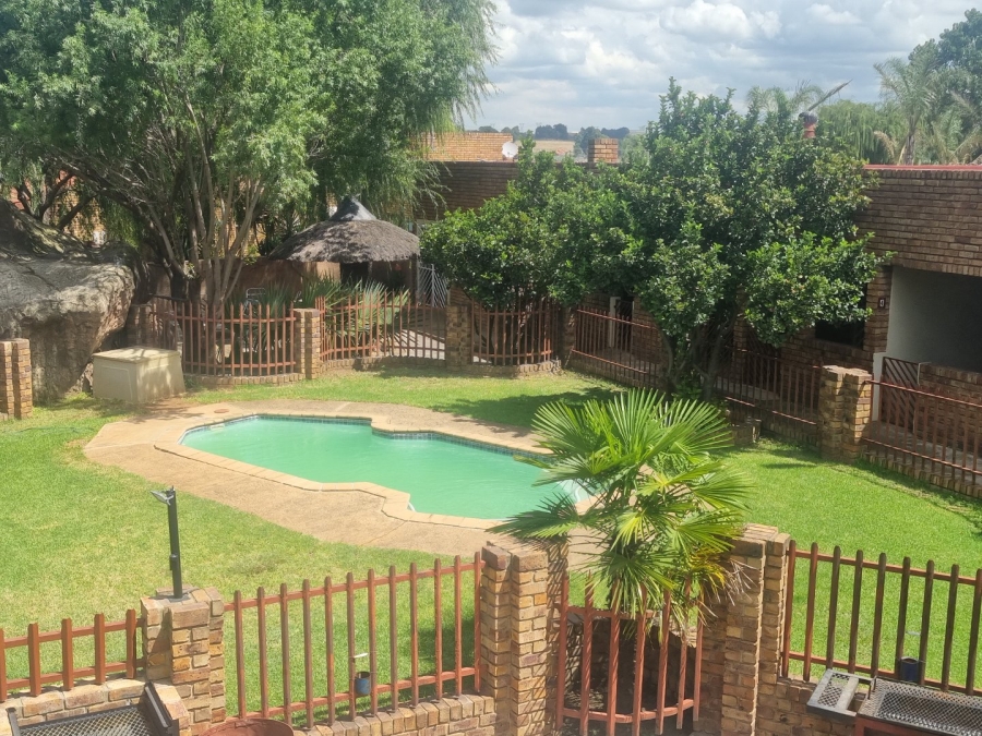  Bedroom Property for Sale in Golden Mile Mpumalanga