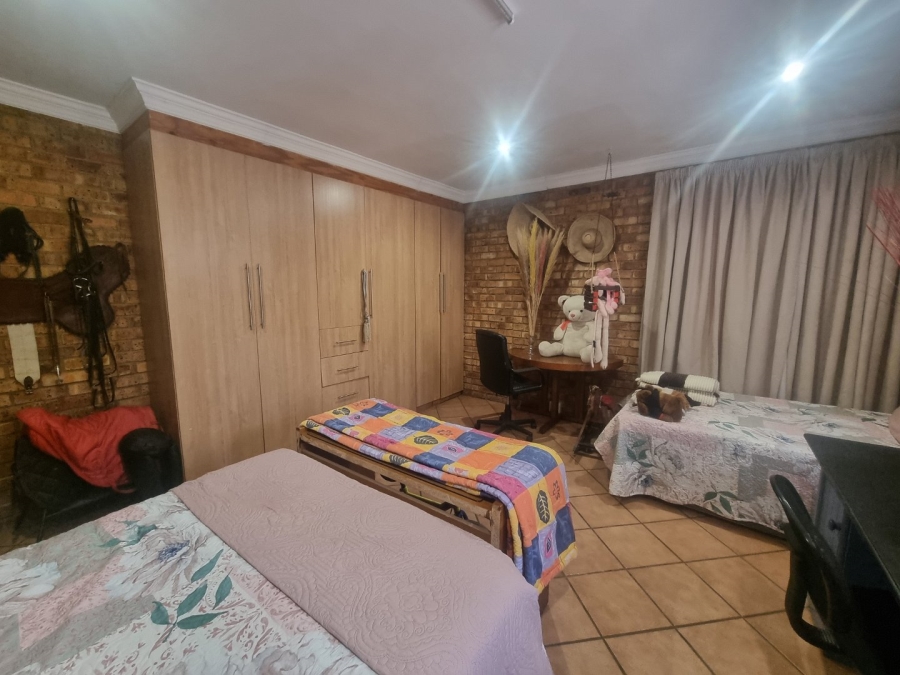  Bedroom Property for Sale in Golden Mile Mpumalanga