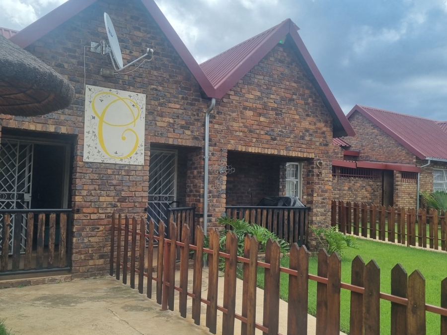  Bedroom Property for Sale in Golden Mile Mpumalanga