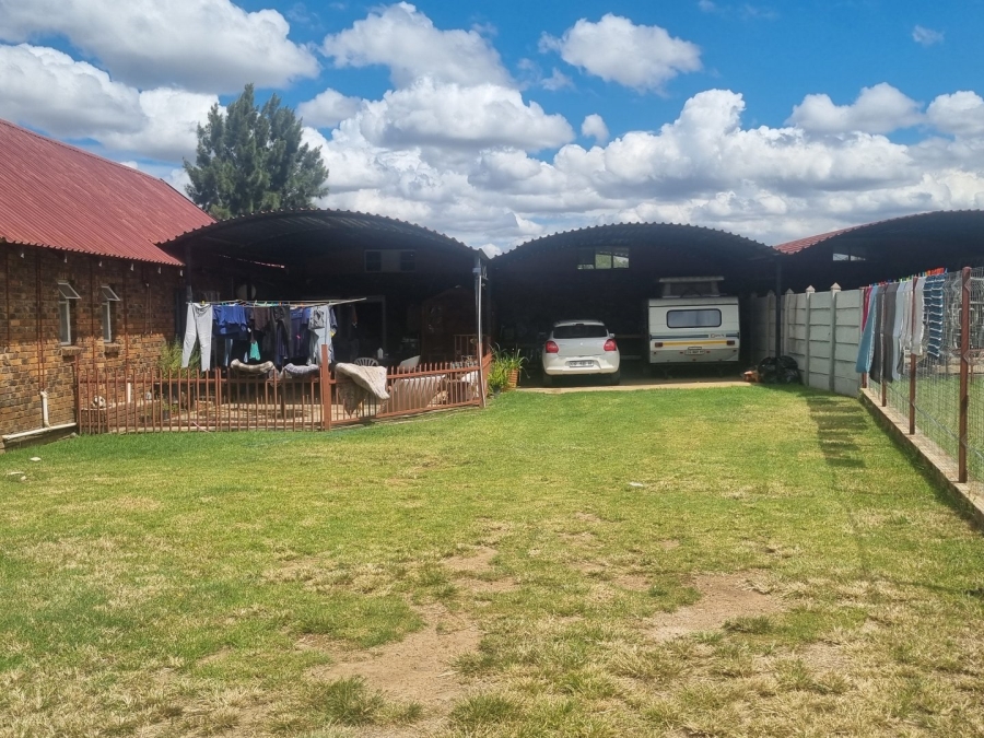  Bedroom Property for Sale in Golden Mile Mpumalanga