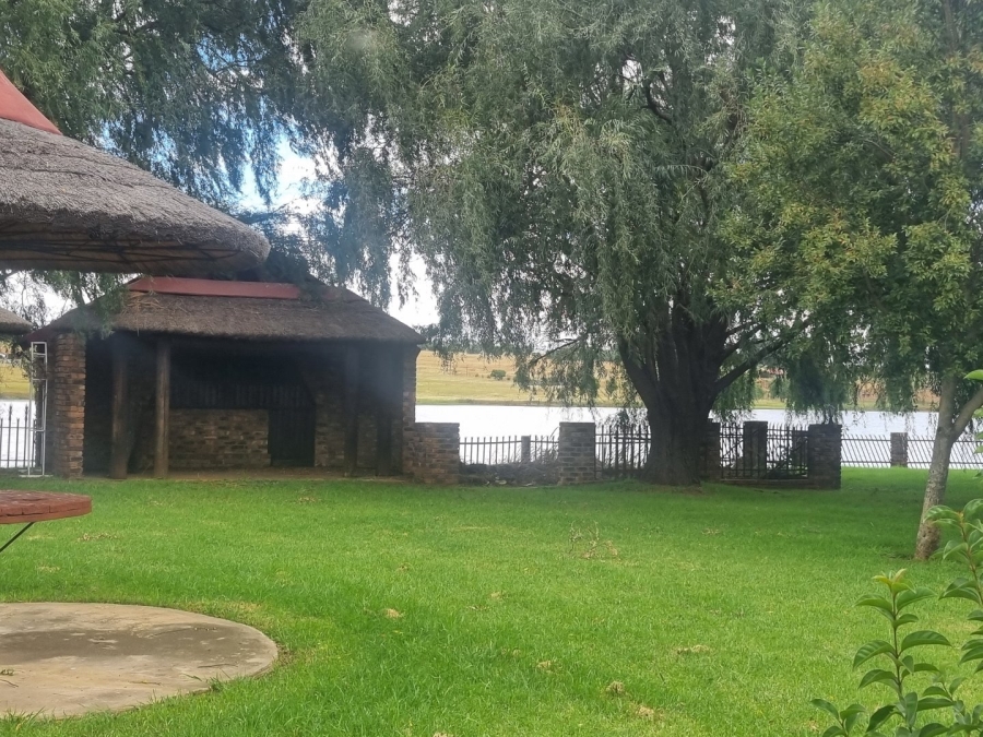  Bedroom Property for Sale in Golden Mile Mpumalanga