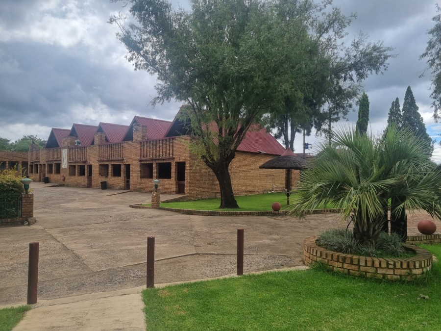  Bedroom Property for Sale in Golden Mile Mpumalanga