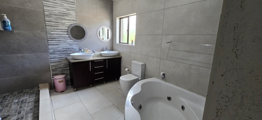 3 Bedroom Property for Sale in Elawini Lifestyle Estate Mpumalanga