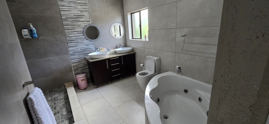 3 Bedroom Property for Sale in Elawini Lifestyle Estate Mpumalanga