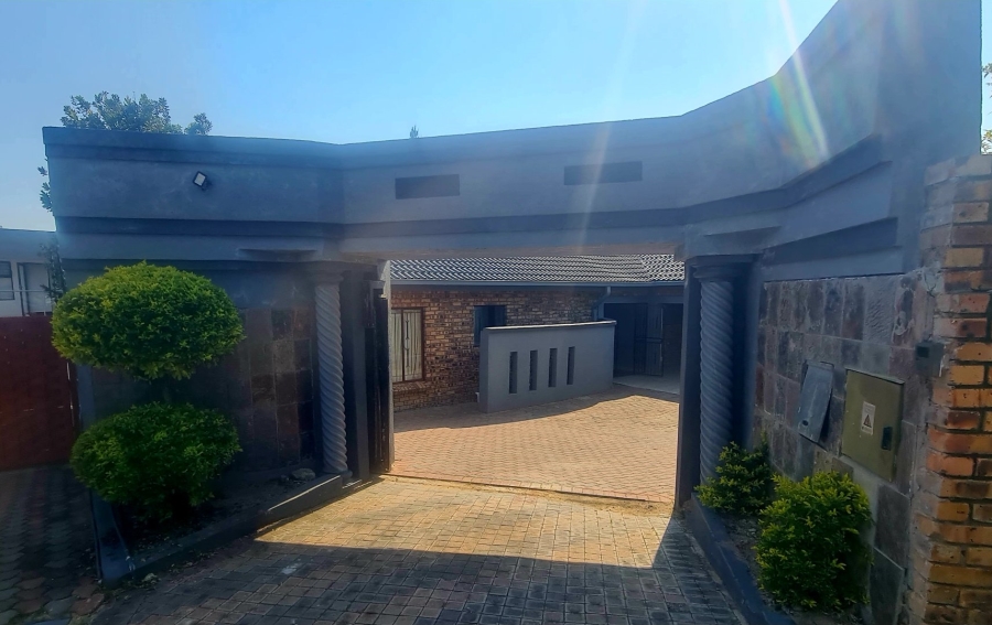 To Let  Bedroom Property for Rent in Kingsview Ext 3 Mpumalanga