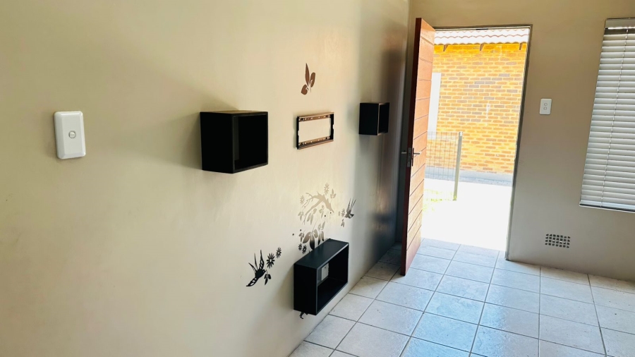 To Let 2 Bedroom Property for Rent in Terra Nova Mpumalanga