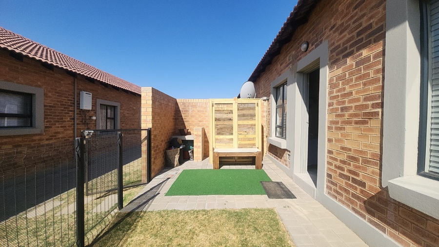 To Let 2 Bedroom Property for Rent in Terra Nova Mpumalanga