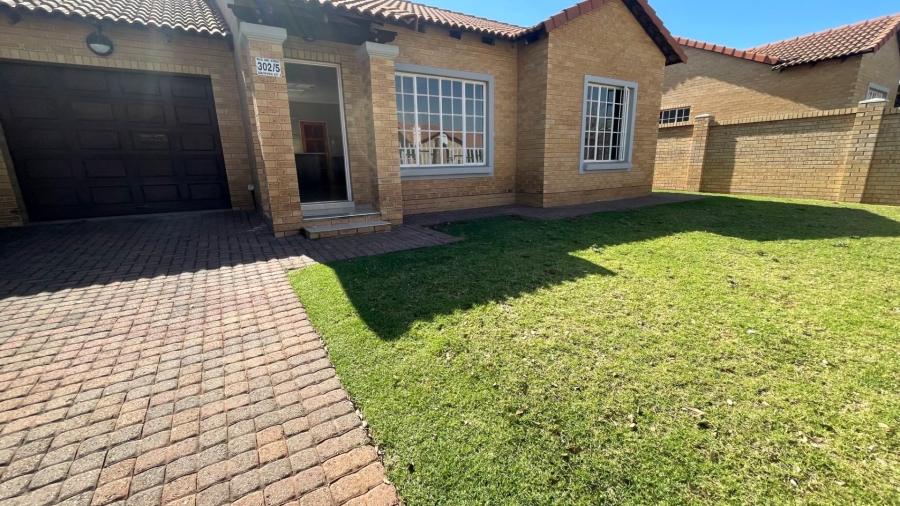 2 Bedroom Property for Sale in Witbank Ext 3 Mpumalanga