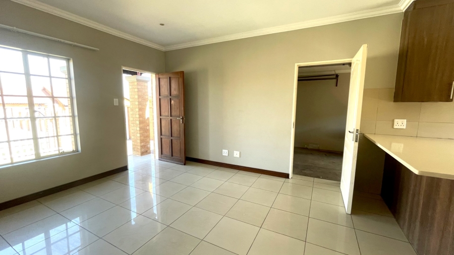 2 Bedroom Property for Sale in Witbank Ext 3 Mpumalanga