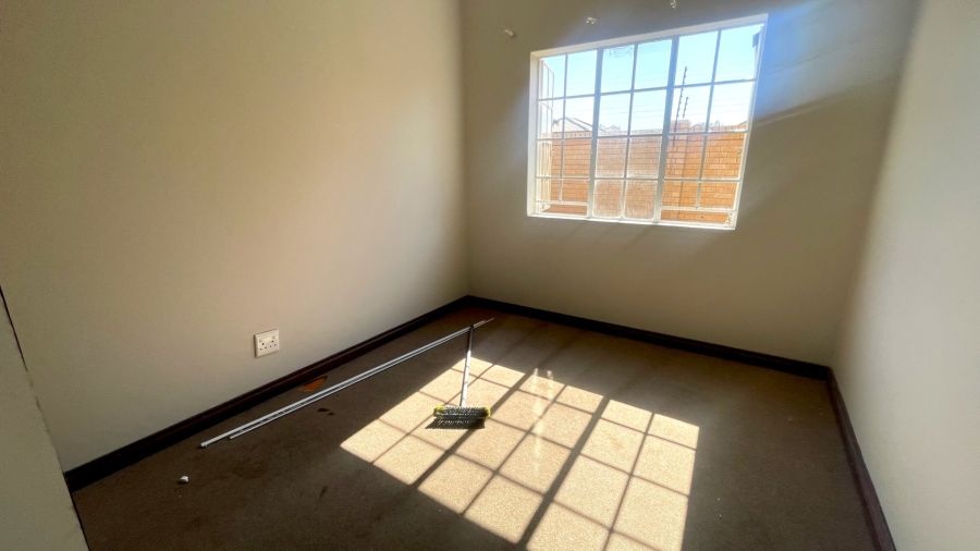 2 Bedroom Property for Sale in Witbank Mpumalanga