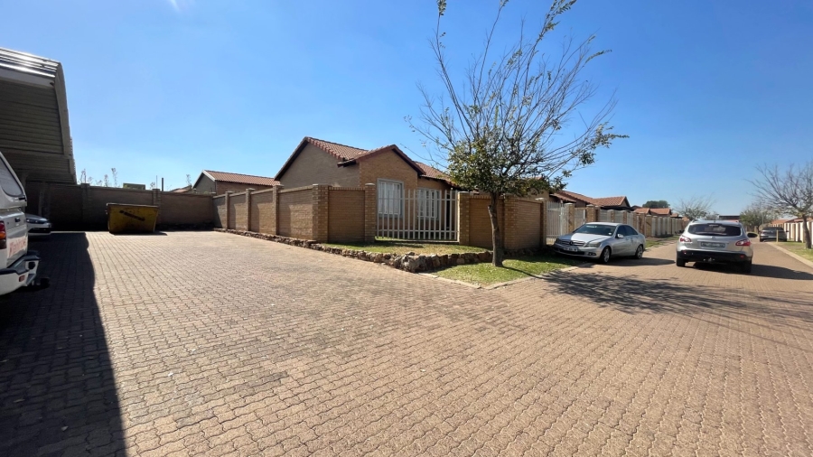 2 Bedroom Property for Sale in Witbank Mpumalanga