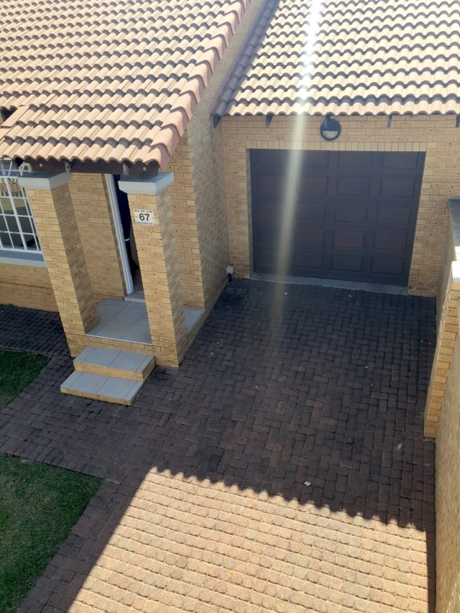 2 Bedroom Property for Sale in Witbank Mpumalanga