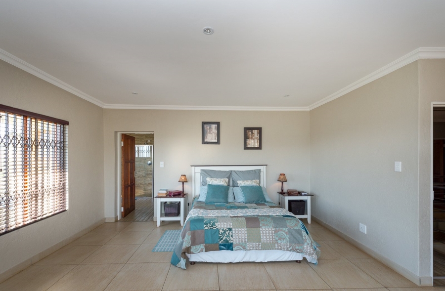 6 Bedroom Property for Sale in White River AH Mpumalanga