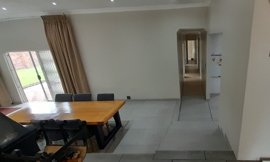 5 Bedroom Property for Sale in Trichardt Mpumalanga