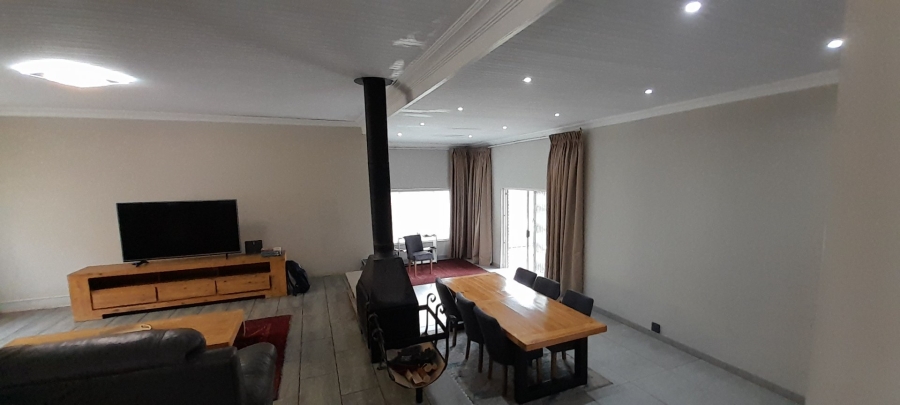 5 Bedroom Property for Sale in Trichardt Mpumalanga