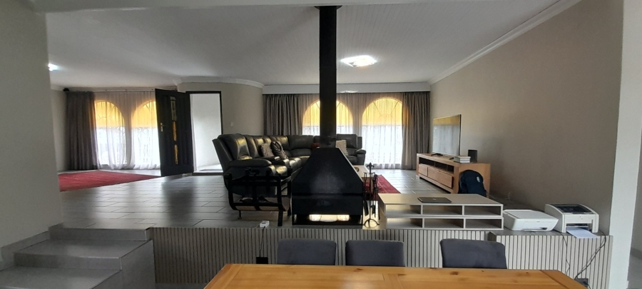 5 Bedroom Property for Sale in Trichardt Mpumalanga