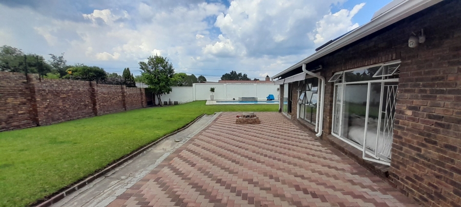 5 Bedroom Property for Sale in Trichardt Mpumalanga