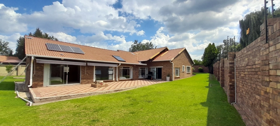 5 Bedroom Property for Sale in Trichardt Mpumalanga